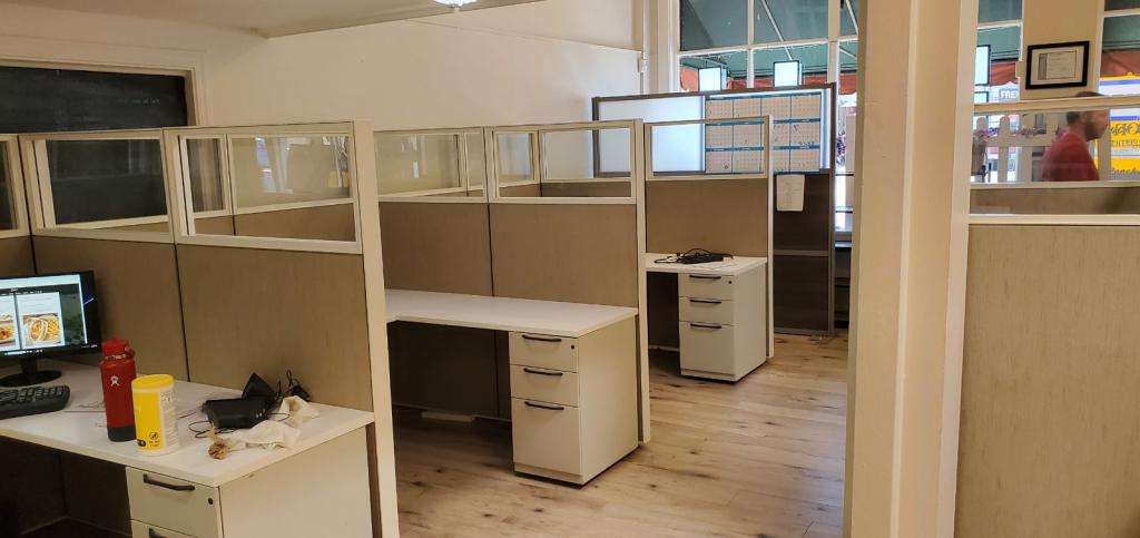 68594.jpg Haworth Compose 65inT Quarter Glass Any Size image 1