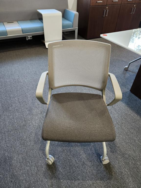 69068.jpg SitOnIt nesting chairs image 1